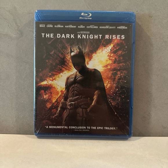 Batman The Dark Knight Rises (Blu-ray, 2012) Sealed - Picture 1 of 2